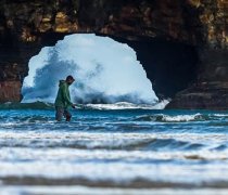 Hole in the wallbig
